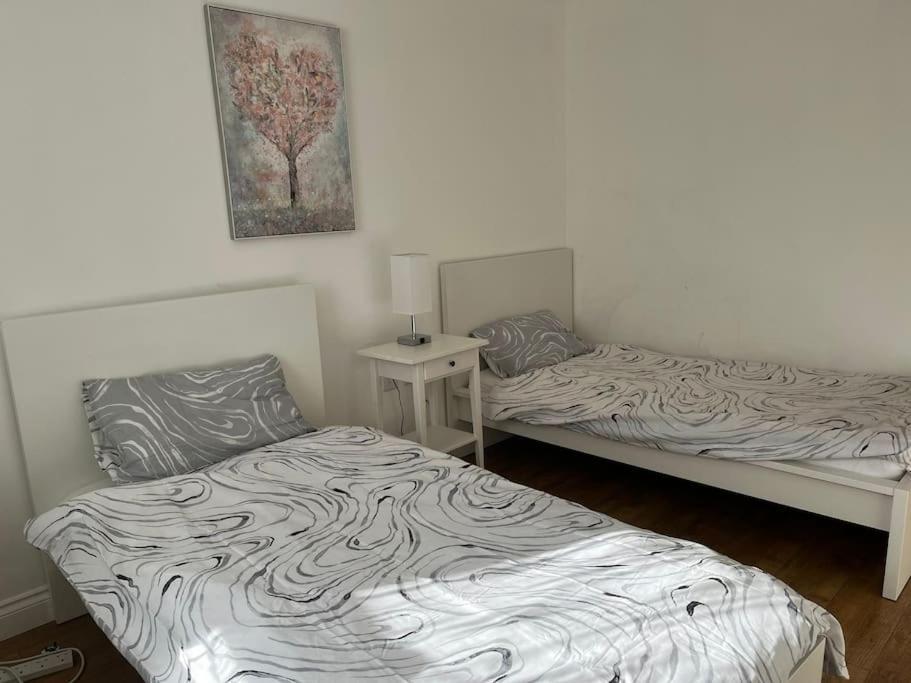 Bright And Calm Apartment - Watford Watford  Eksteriør billede