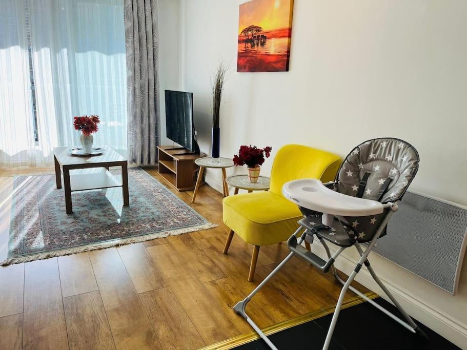 Bright And Calm Apartment - Watford Watford  Eksteriør billede