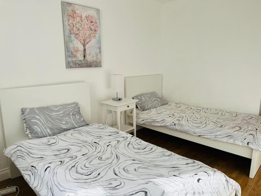 Bright And Calm Apartment - Watford Watford  Eksteriør billede