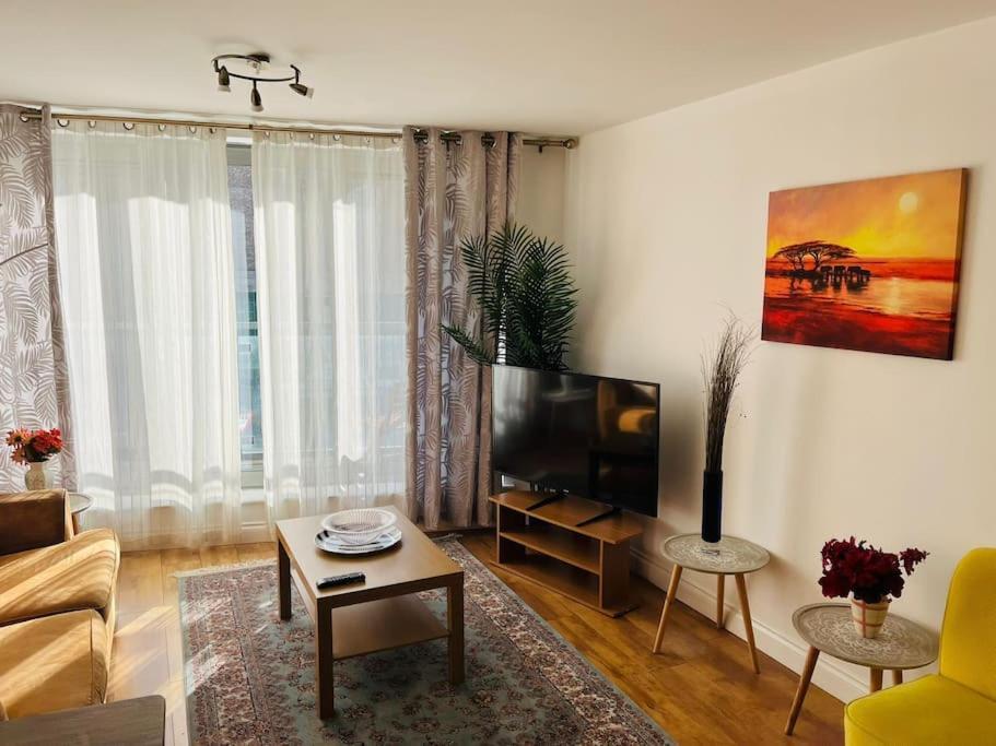 Bright And Calm Apartment - Watford Watford  Eksteriør billede
