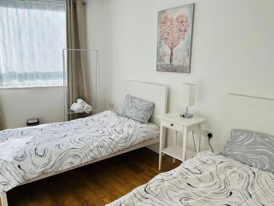 Bright And Calm Apartment - Watford Watford  Eksteriør billede