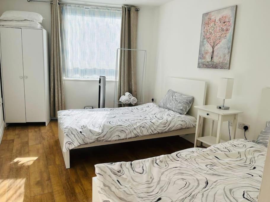 Bright And Calm Apartment - Watford Watford  Eksteriør billede